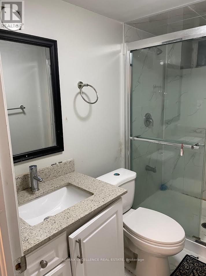 7208 Hermitage Road, Mississauga, ON - Indoor Photo Showing Bathroom