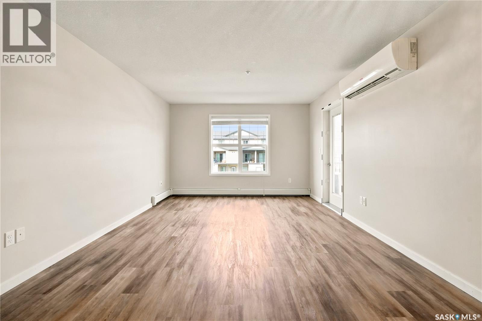 206 1510 Neville Drive, Regina, SK - Indoor Photo Showing Other Room