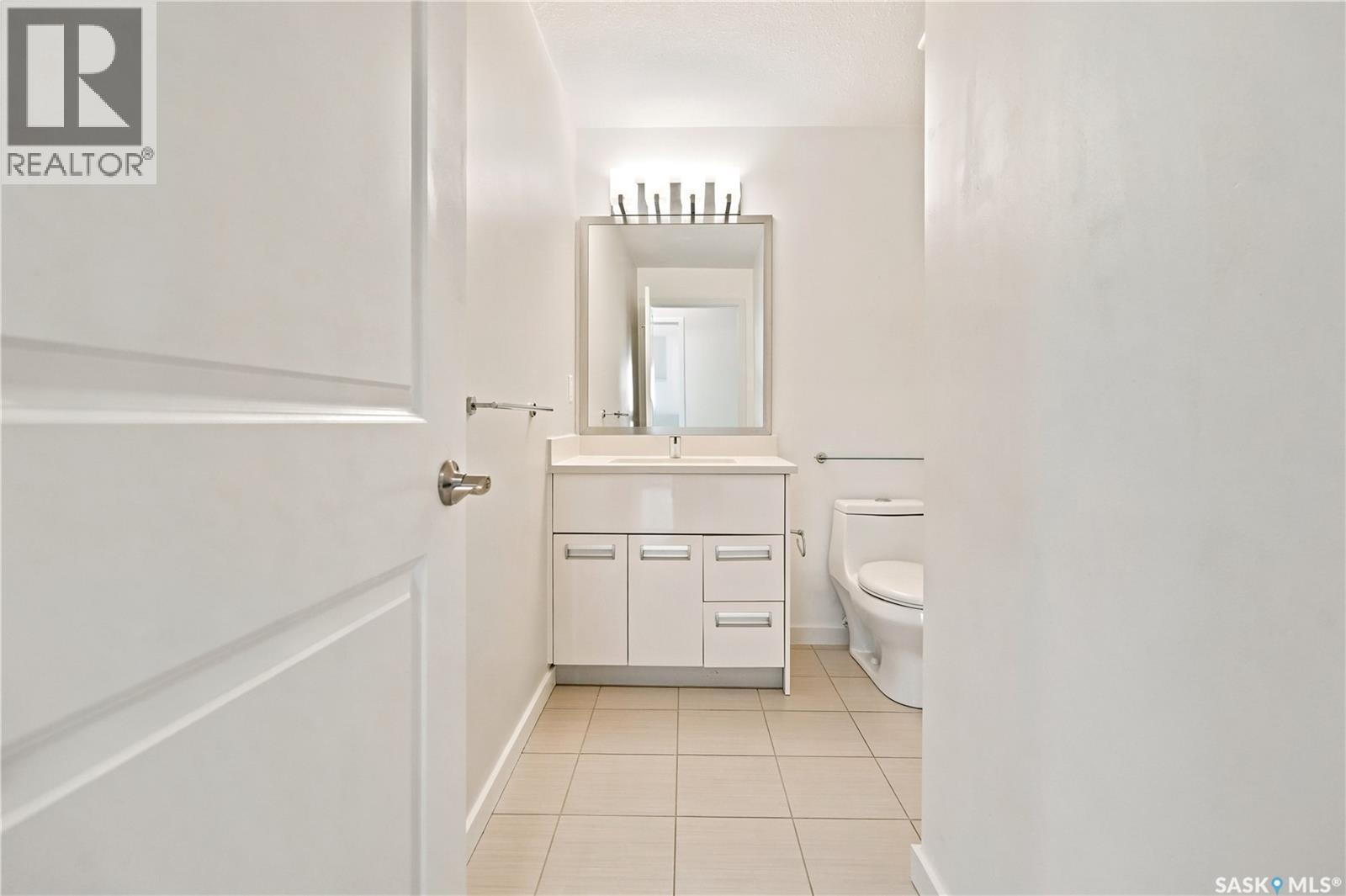 206 1510 Neville Drive, Regina, SK - Indoor Photo Showing Bathroom