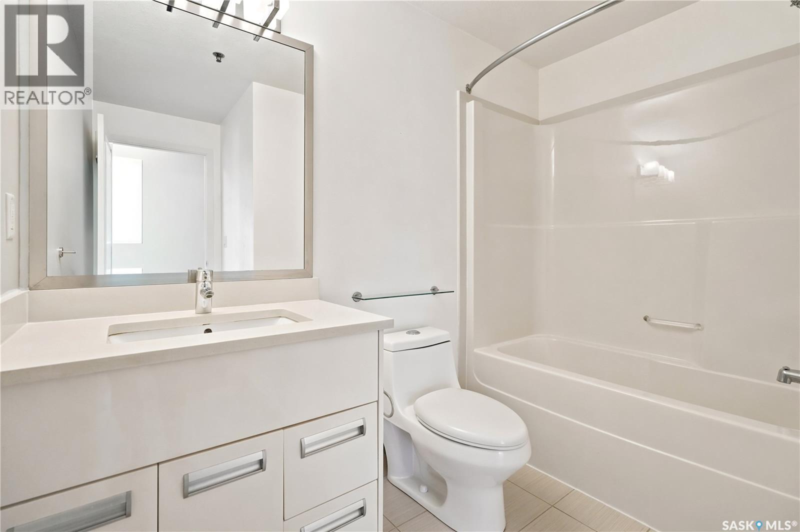206 1510 Neville Drive, Regina, SK - Indoor Photo Showing Bathroom