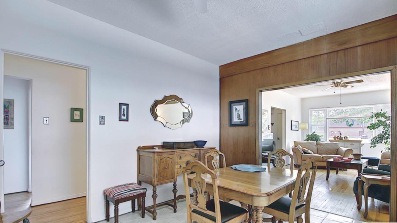 10017 - 113 Street, Edmonton, AB - Indoor Photo Showing Dining Room