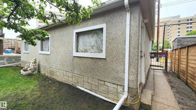 10017 - 113 Street, Edmonton, AB - Outdoor With Exterior