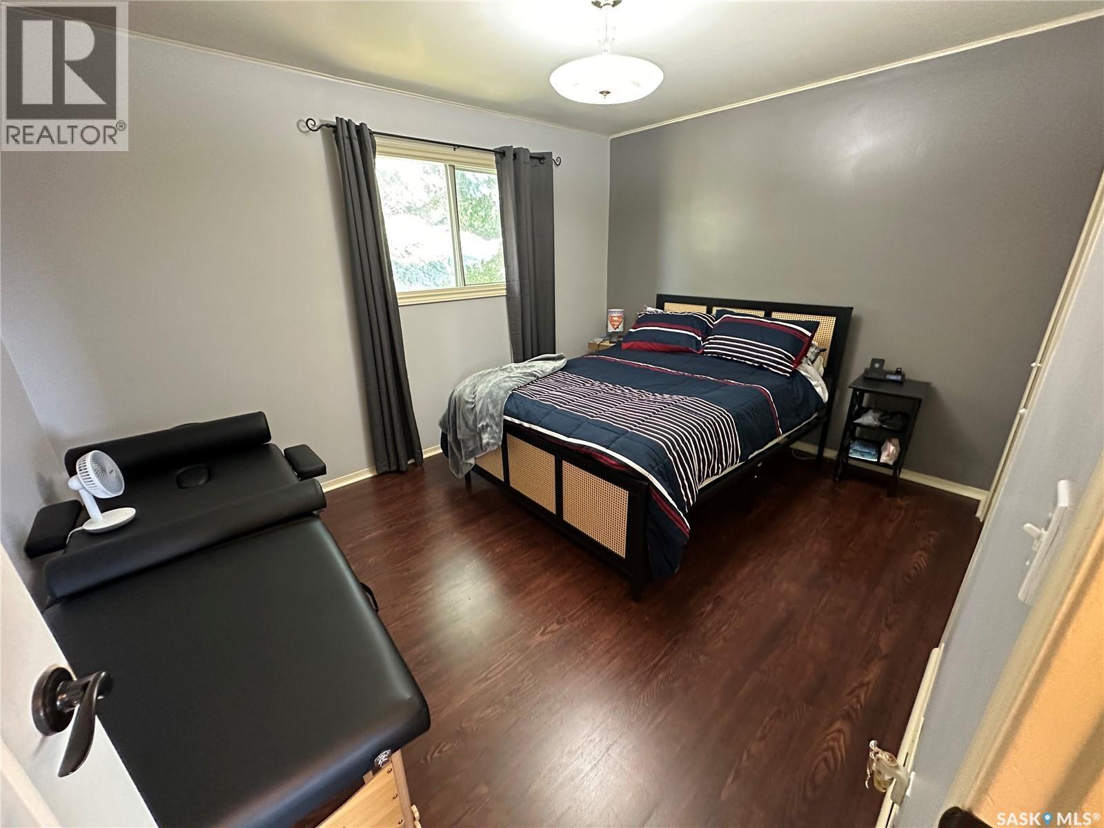 9005 5Th Street, Rosthern, SK - Indoor Photo Showing Bedroom