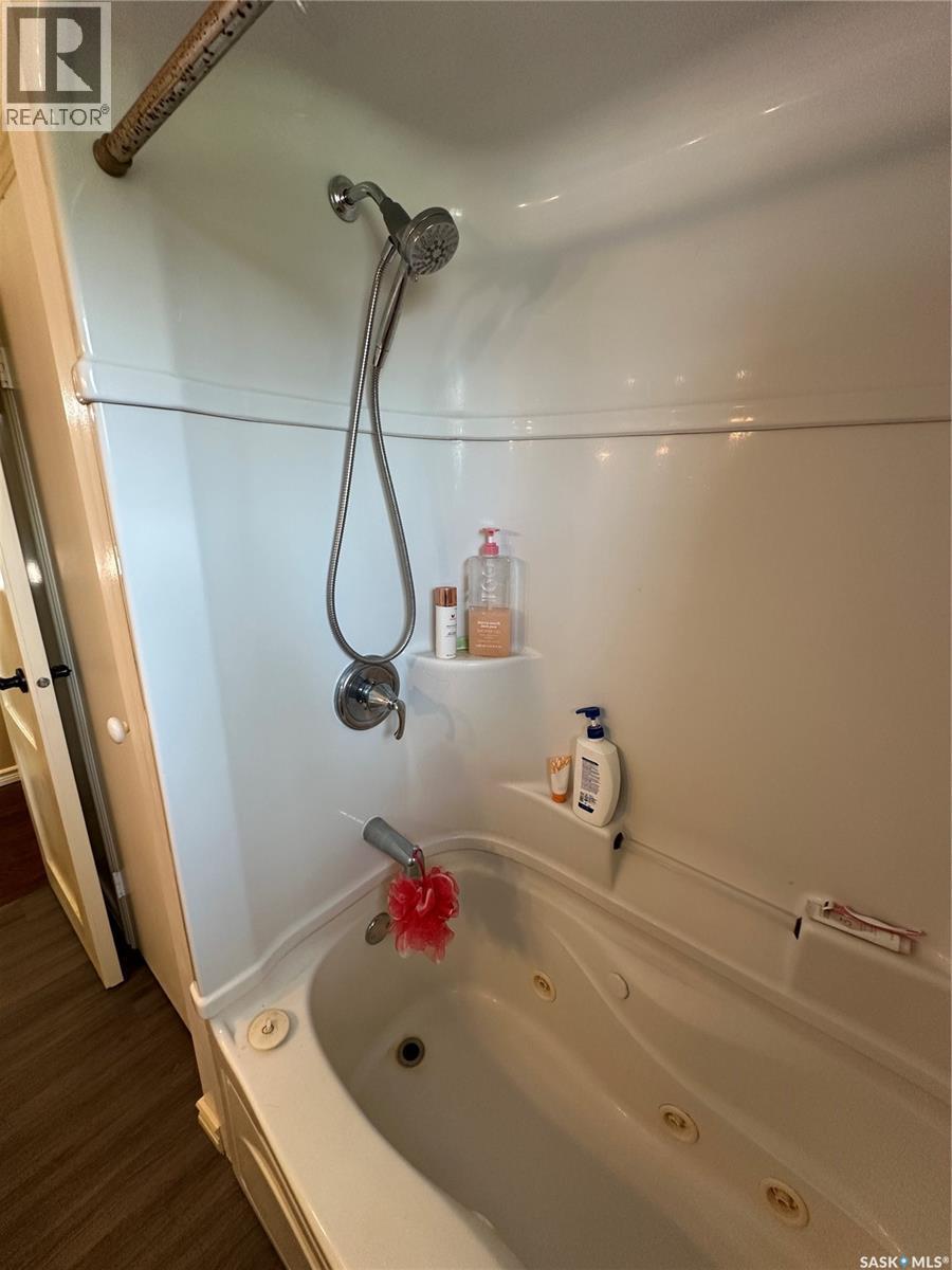 9005 5Th Street, Rosthern, SK - Indoor Photo Showing Bathroom