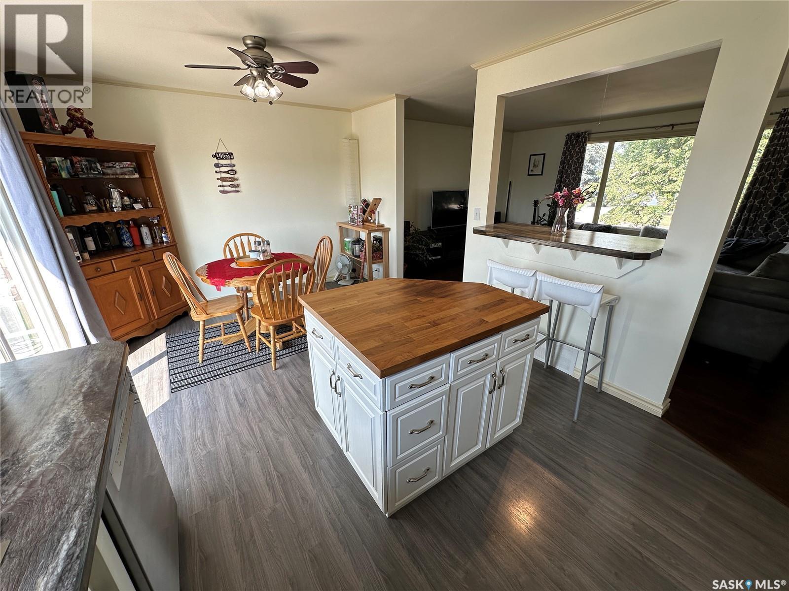 9005 5Th Street, Rosthern, SK - Indoor