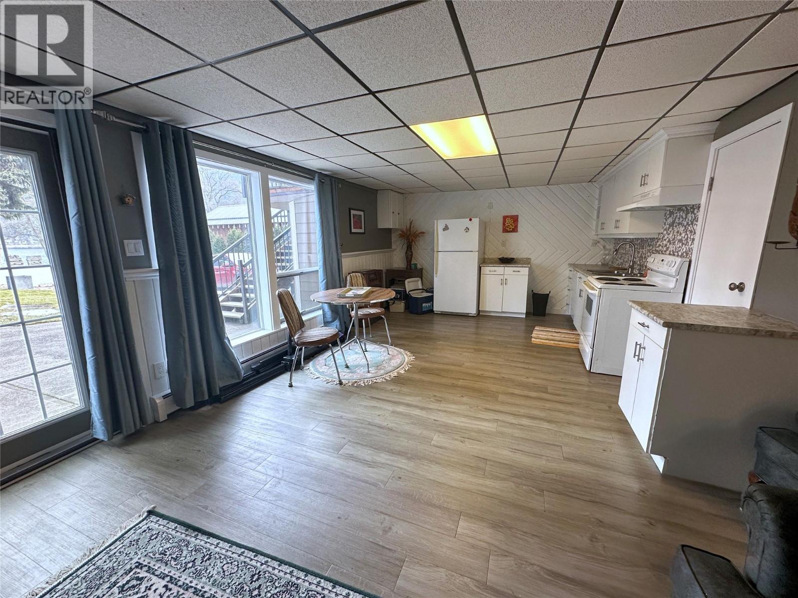 2428 Blind Bay Road, Blind Bay, BC - Indoor