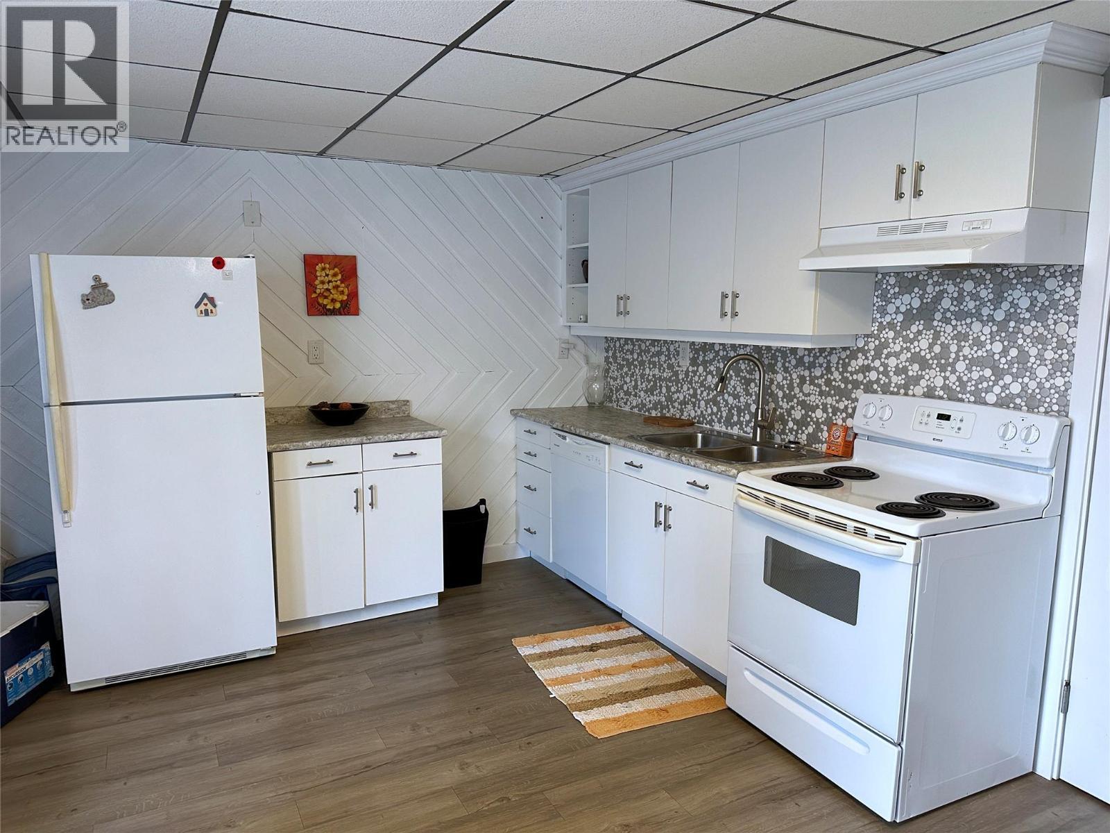 2428 Blind Bay Road, Blind Bay, BC - Indoor Photo Showing Kitchen
