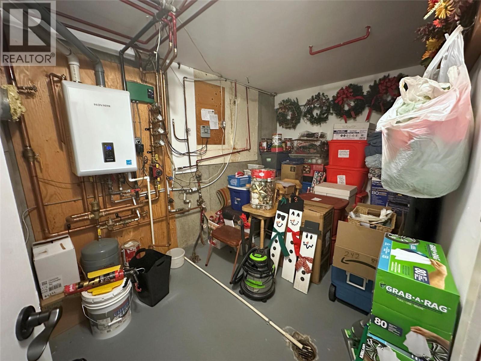 2428 Blind Bay Road, Blind Bay, BC - Indoor