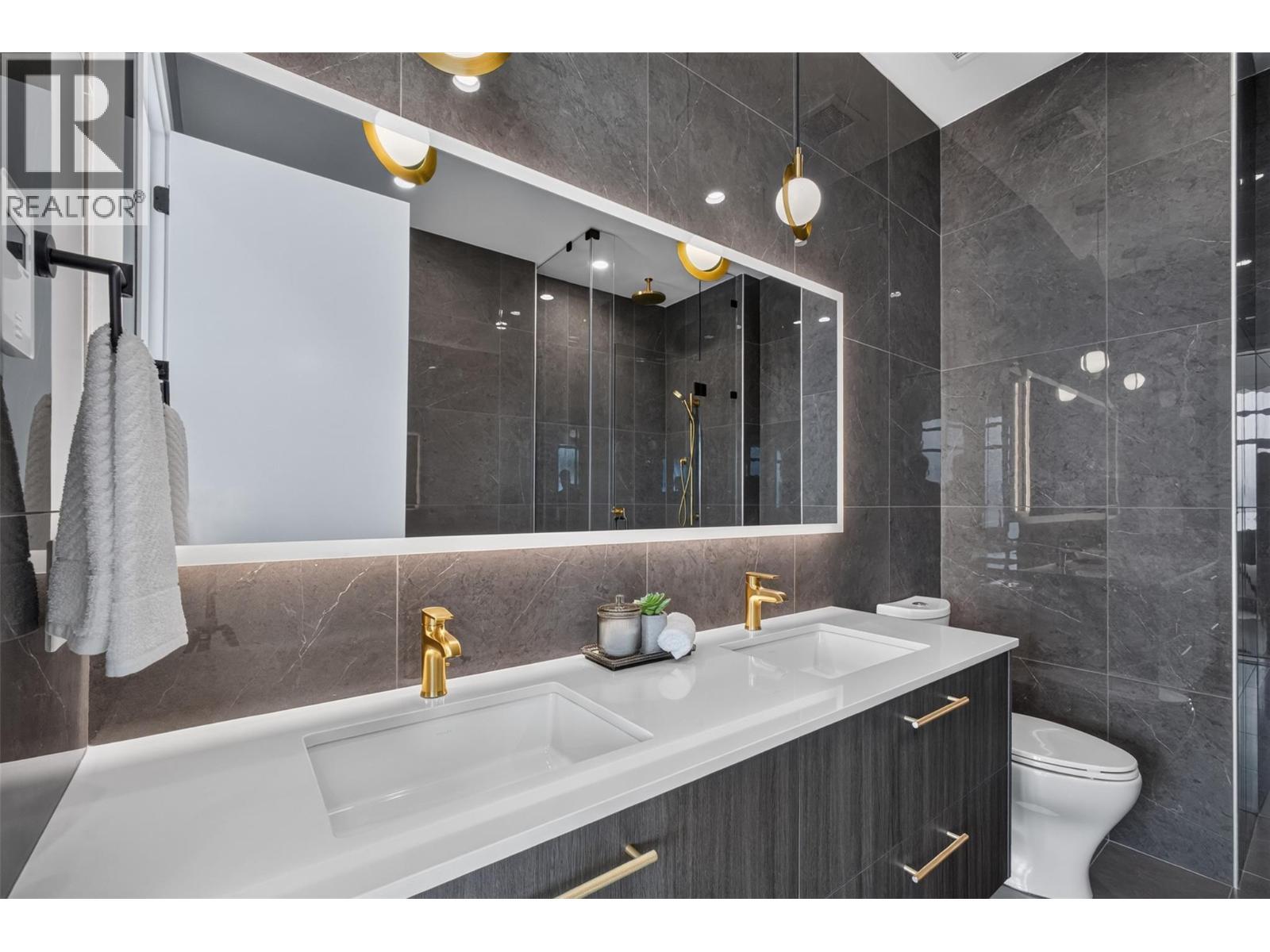 Primary ensuite - 3800 Capozzi Road Unit# Ph2, Kelowna, BC - Indoor Photo Showing Bathroom