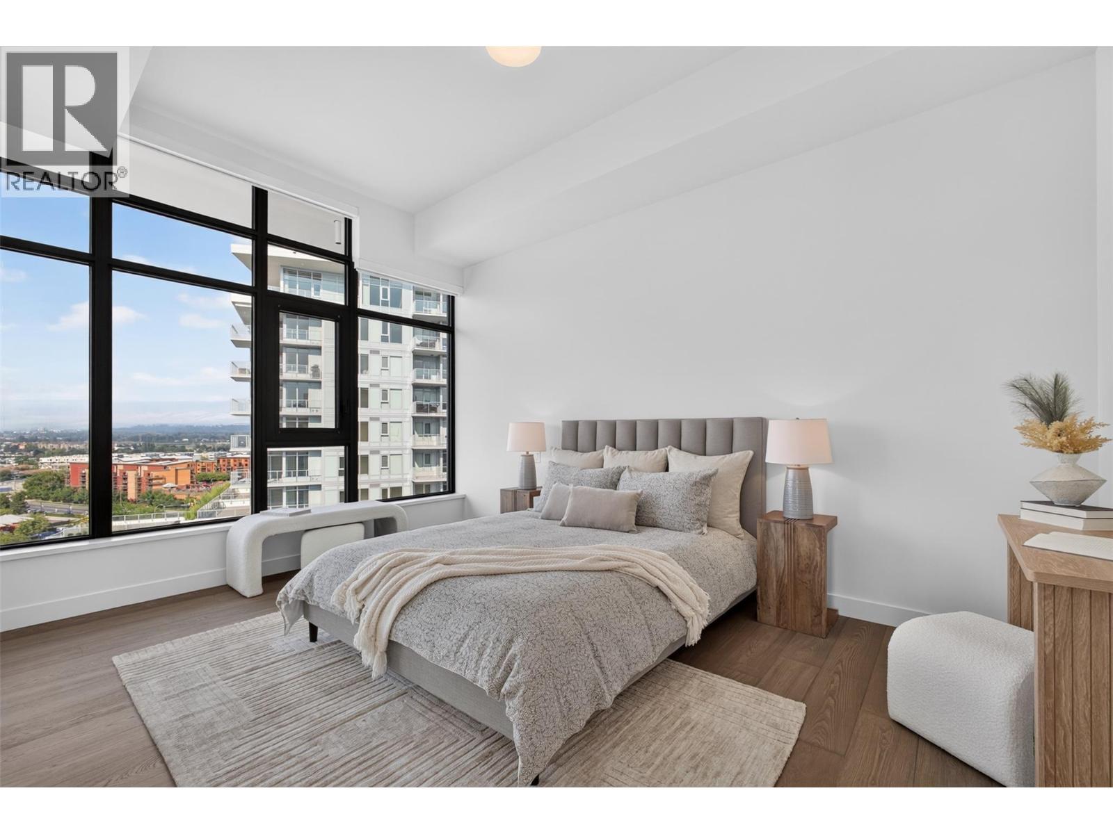 Third bedroom with an ensuite - 3800 Capozzi Road Unit# Ph2, Kelowna, BC - Indoor Photo Showing Bedroom