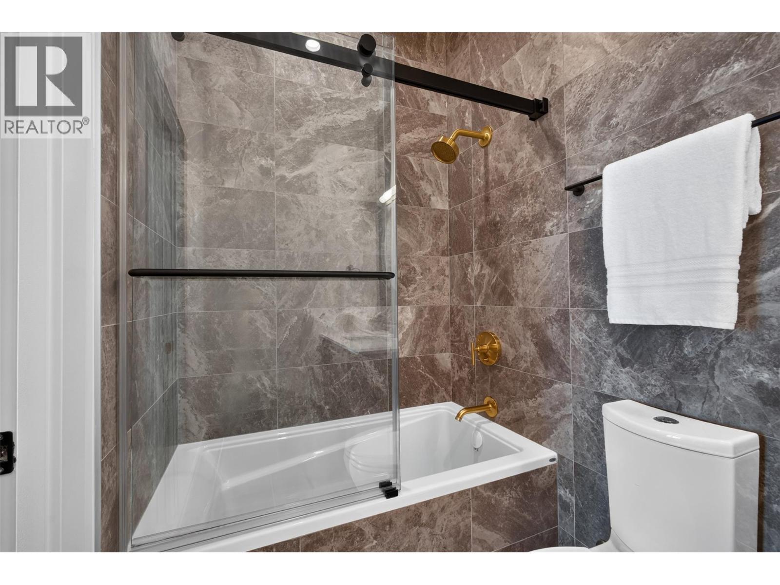Third ensuite - 3800 Capozzi Road Unit# Ph2, Kelowna, BC - Indoor Photo Showing Bathroom