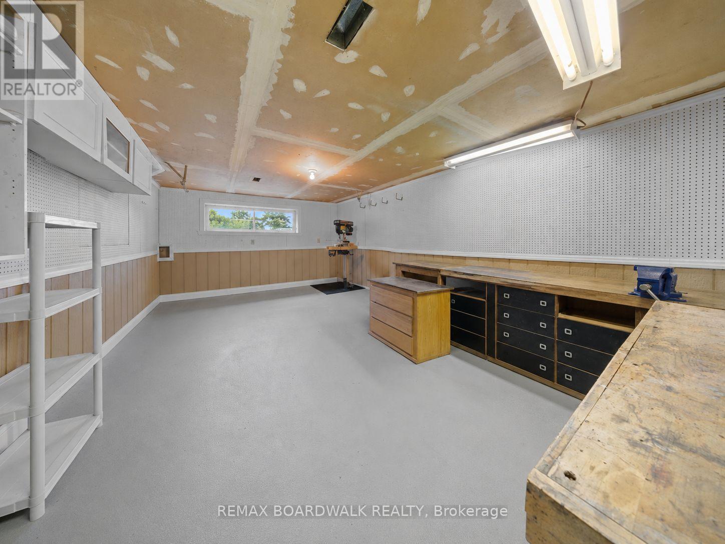 201 Linda Loop, Ottawa, ON - Indoor Photo Showing Other Room