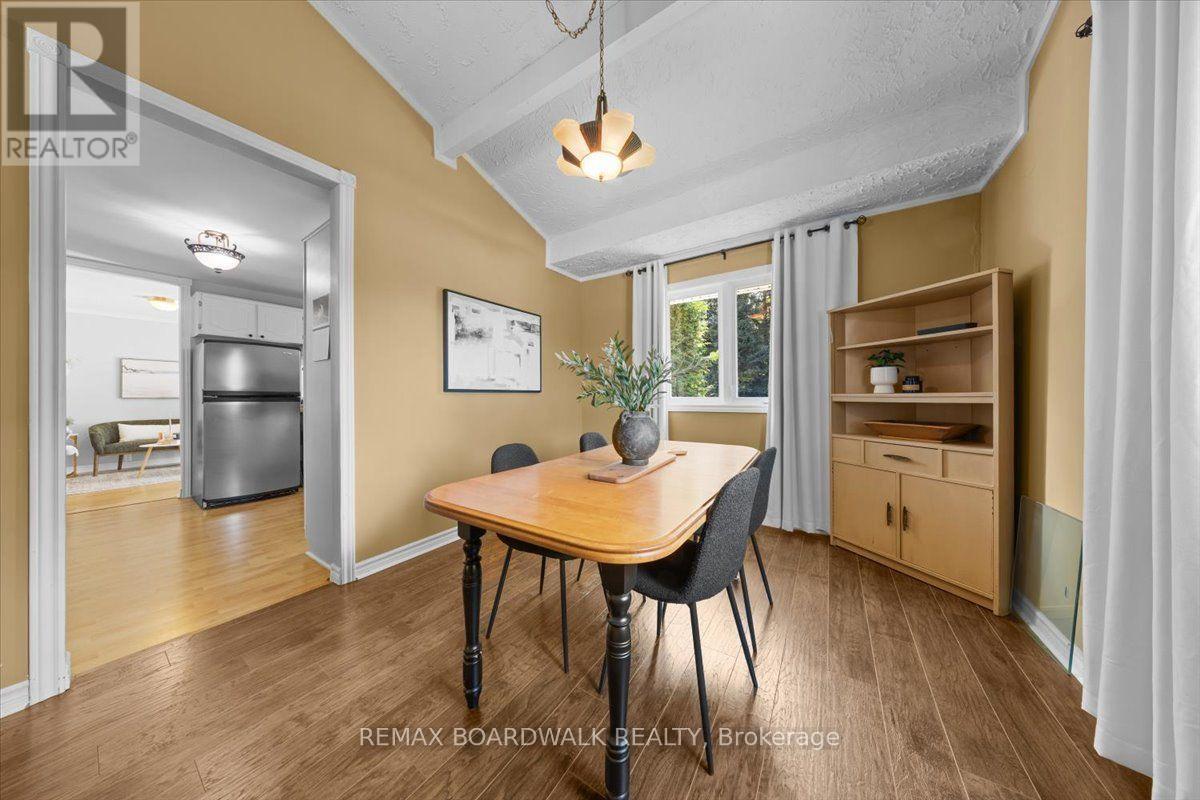201 Linda Loop, Ottawa, ON - Indoor Photo Showing Dining Room