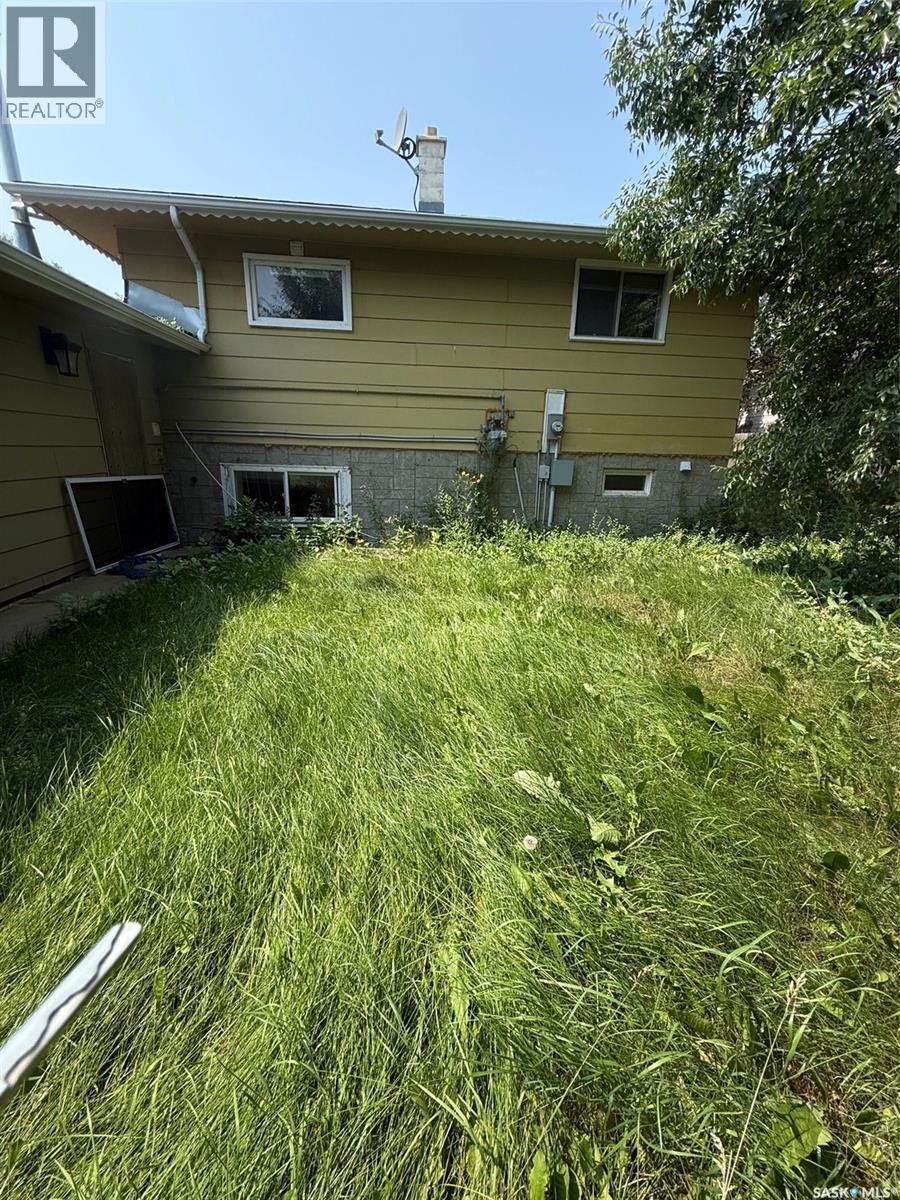 90 Marquis Crescent, Regina, SK - Outdoor