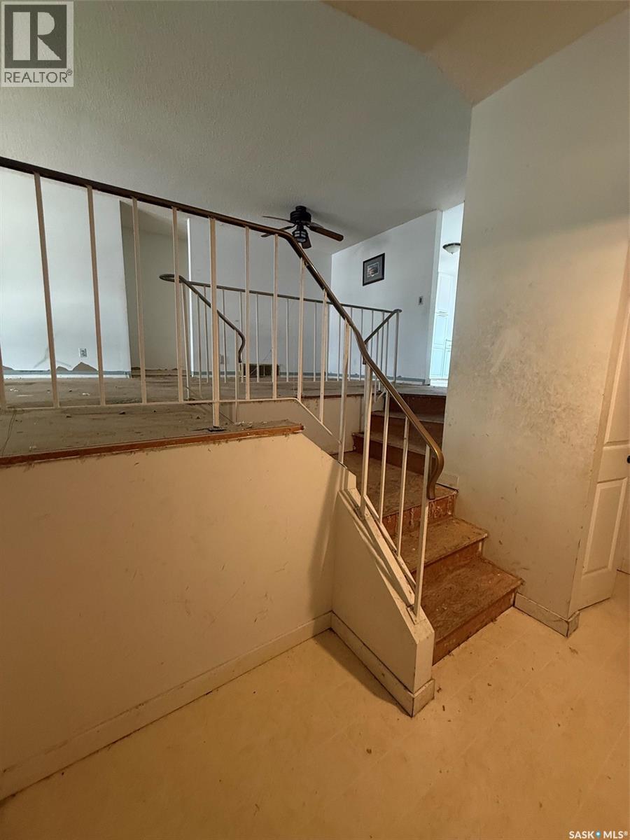 90 Marquis Crescent, Regina, SK - Indoor Photo Showing Other Room