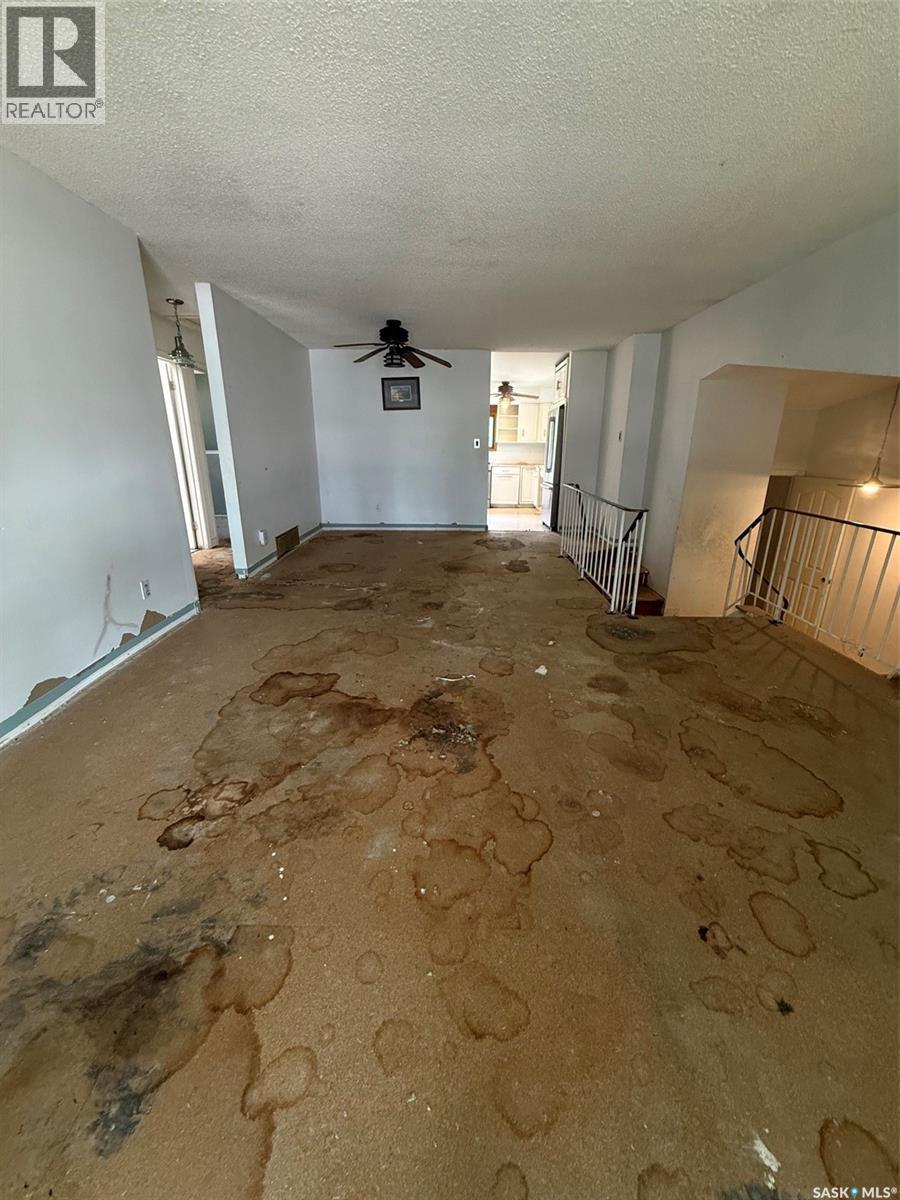 90 Marquis Crescent, Regina, SK - Indoor Photo Showing Other Room