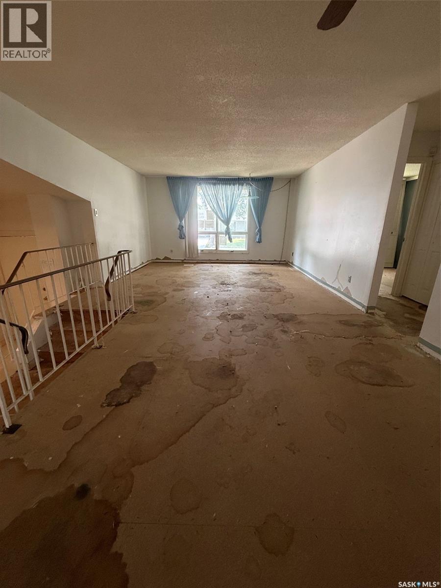90 Marquis Crescent, Regina, SK - Indoor Photo Showing Other Room