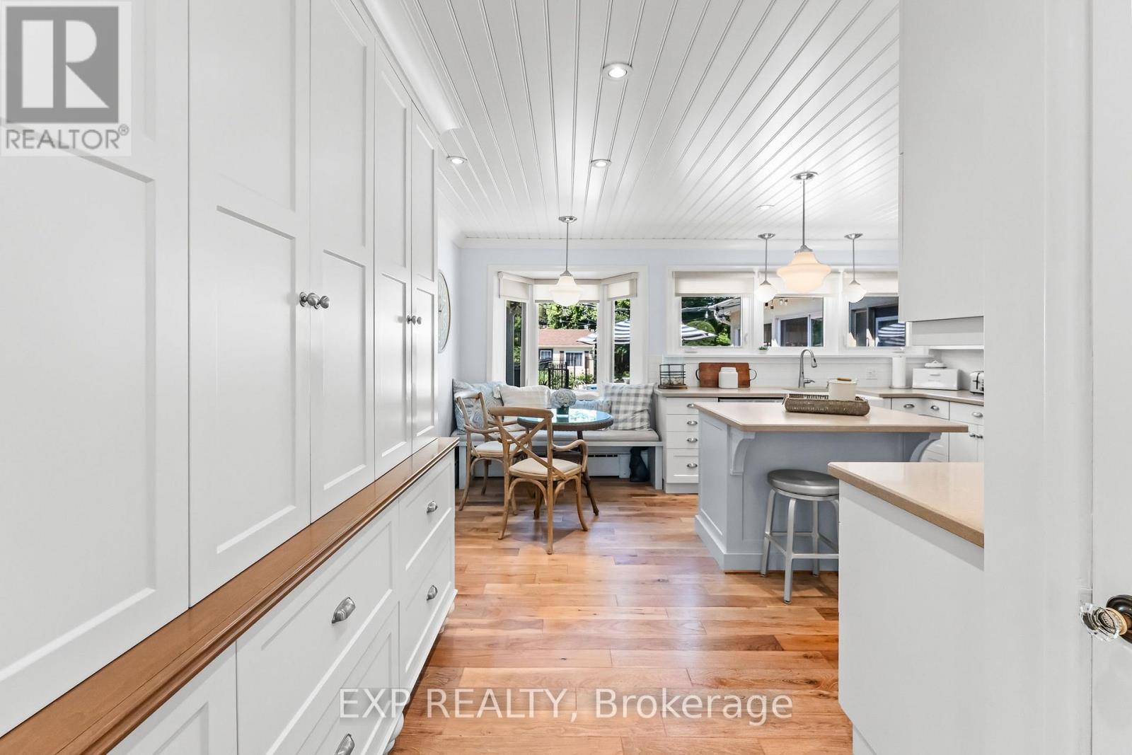 3279 Saint Patrick Avenue, Niagara Falls (Stamford), ON - Indoor Photo Showing Kitchen