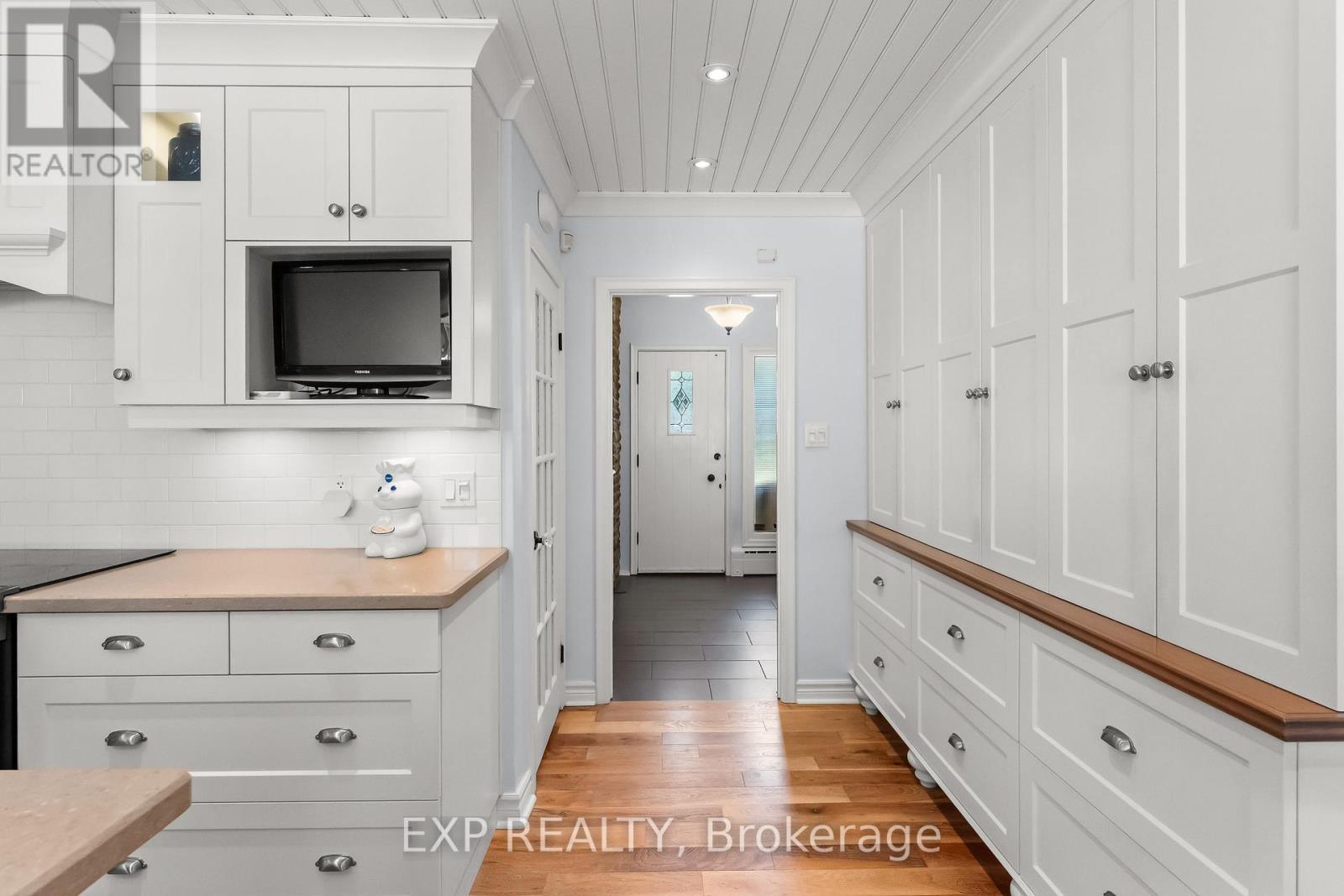 3279 Saint Patrick Avenue, Niagara Falls (Stamford), ON - Indoor