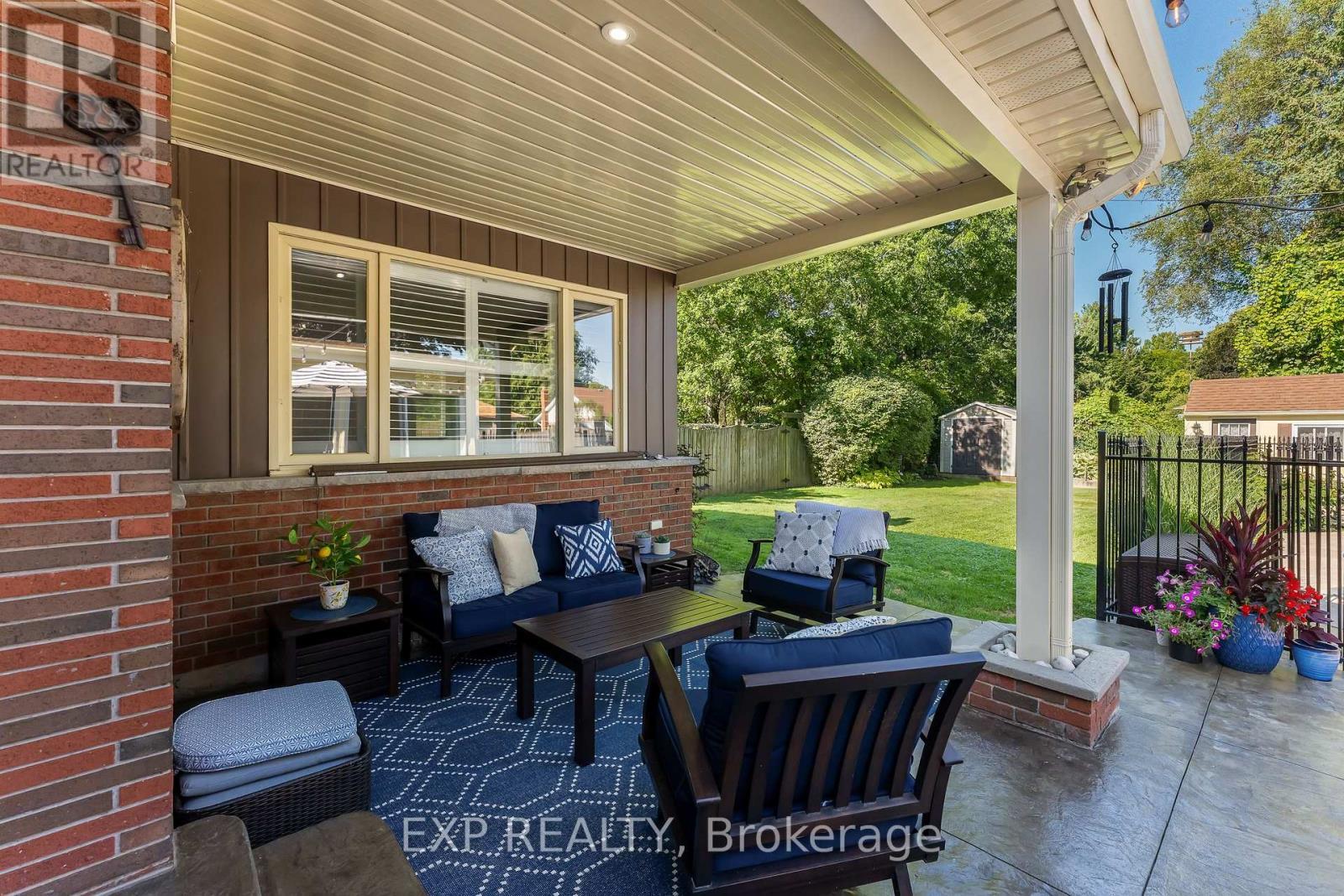 3279 Saint Patrick Avenue, Niagara Falls (Stamford), ON - Outdoor With Deck Patio Veranda With Exterior
