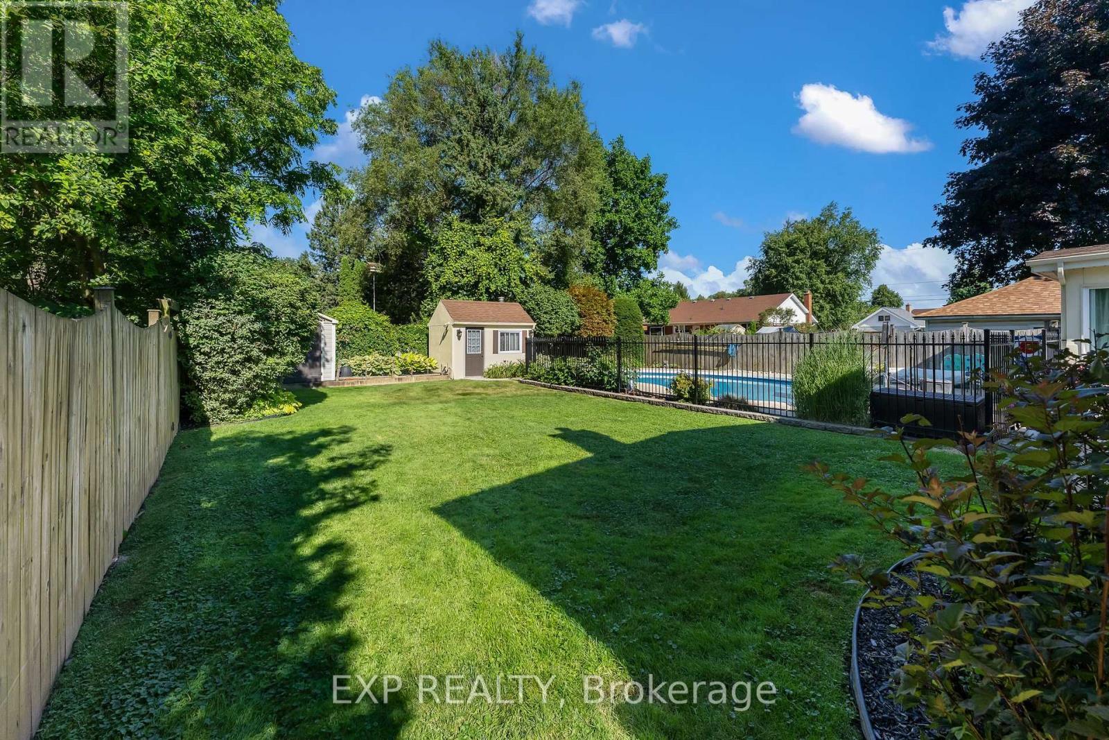 3279 Saint Patrick Avenue, Niagara Falls (Stamford), ON - Outdoor