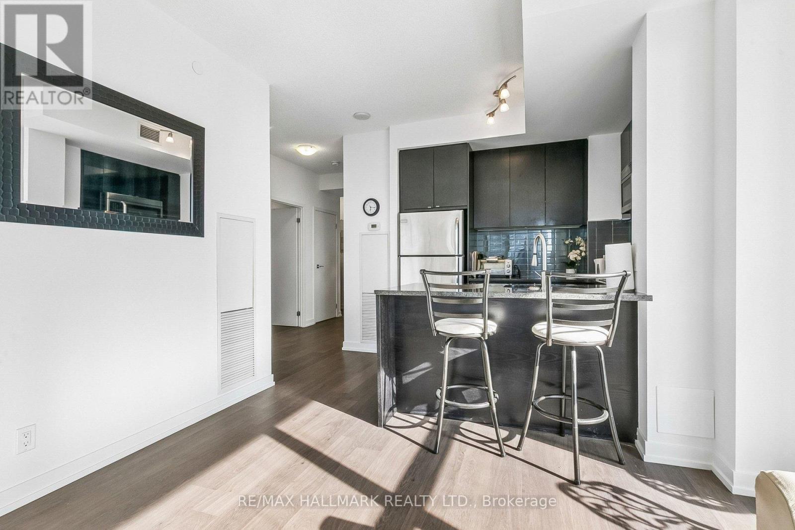1212 - 98 Lillian Street, Toronto, ON - Indoor Photo Showing Other Room