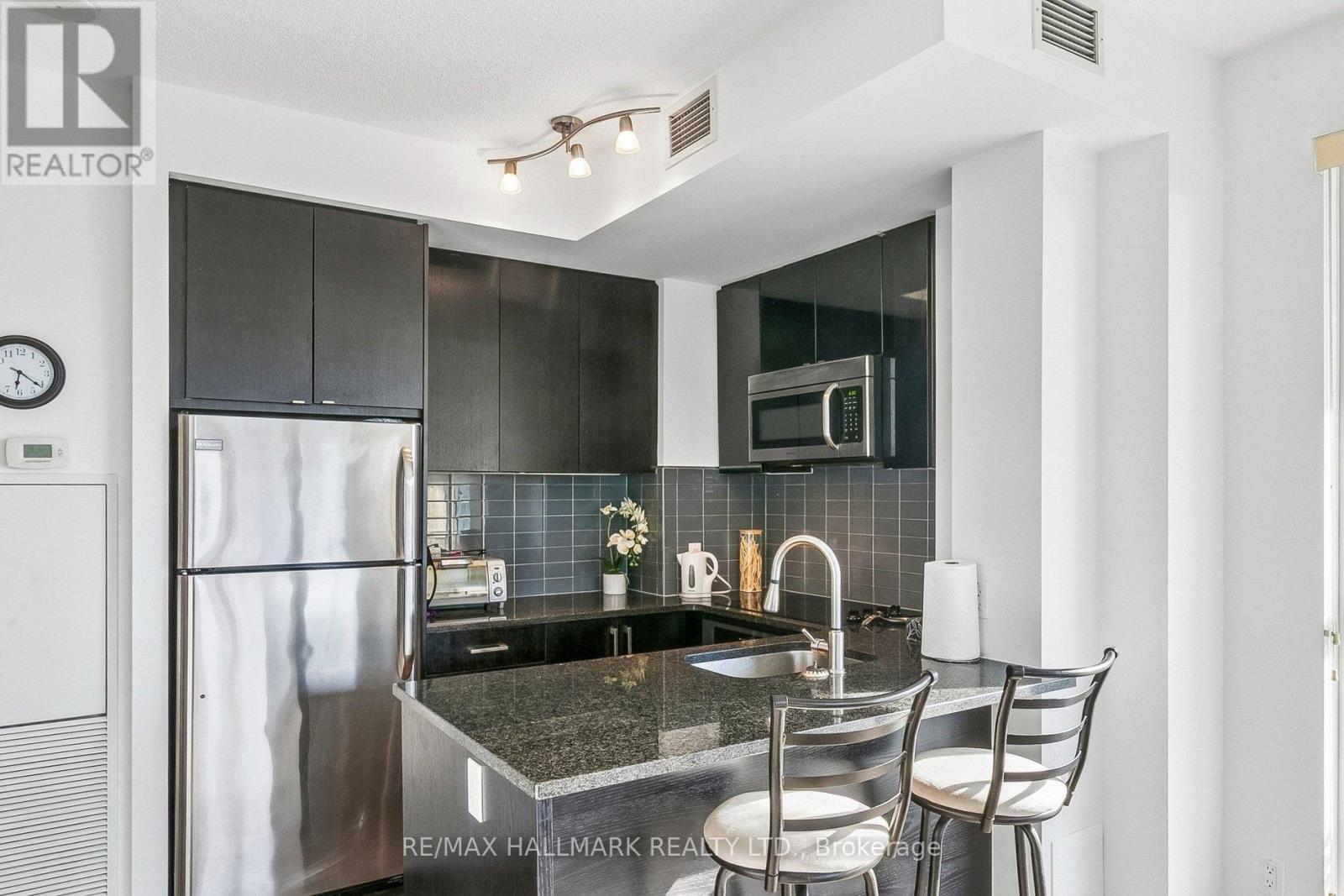 1212 - 98 Lillian Street, Toronto, ON - Indoor Photo Showing Kitchen With Double Sink With Upgraded Kitchen