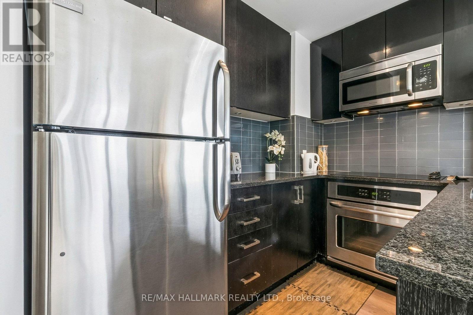 1212 - 98 Lillian Street, Toronto, ON - Indoor Photo Showing Kitchen With Stainless Steel Kitchen With Upgraded Kitchen