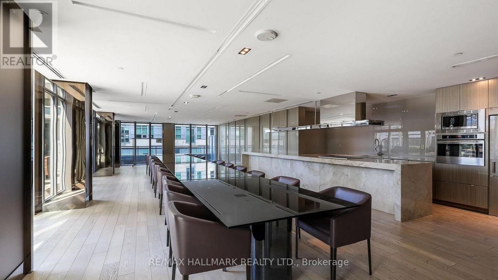 1212 - 98 Lillian Street, Toronto, ON - Indoor Photo Showing Kitchen