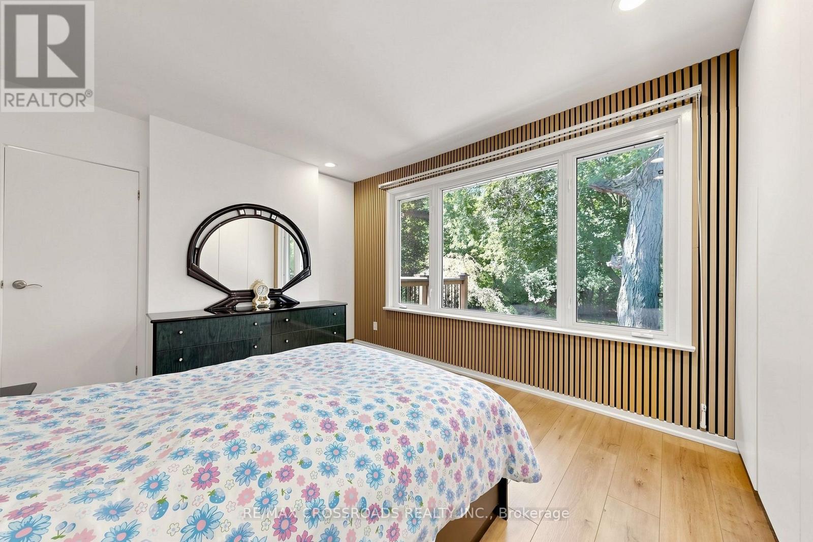 15 Alamosa Drive, Toronto, ON - Indoor Photo Showing Bedroom