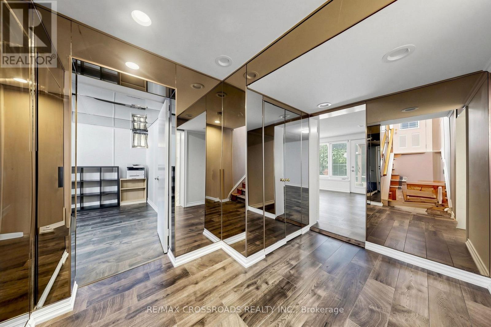 15 Alamosa Drive, Toronto, ON - Indoor Photo Showing Other Room