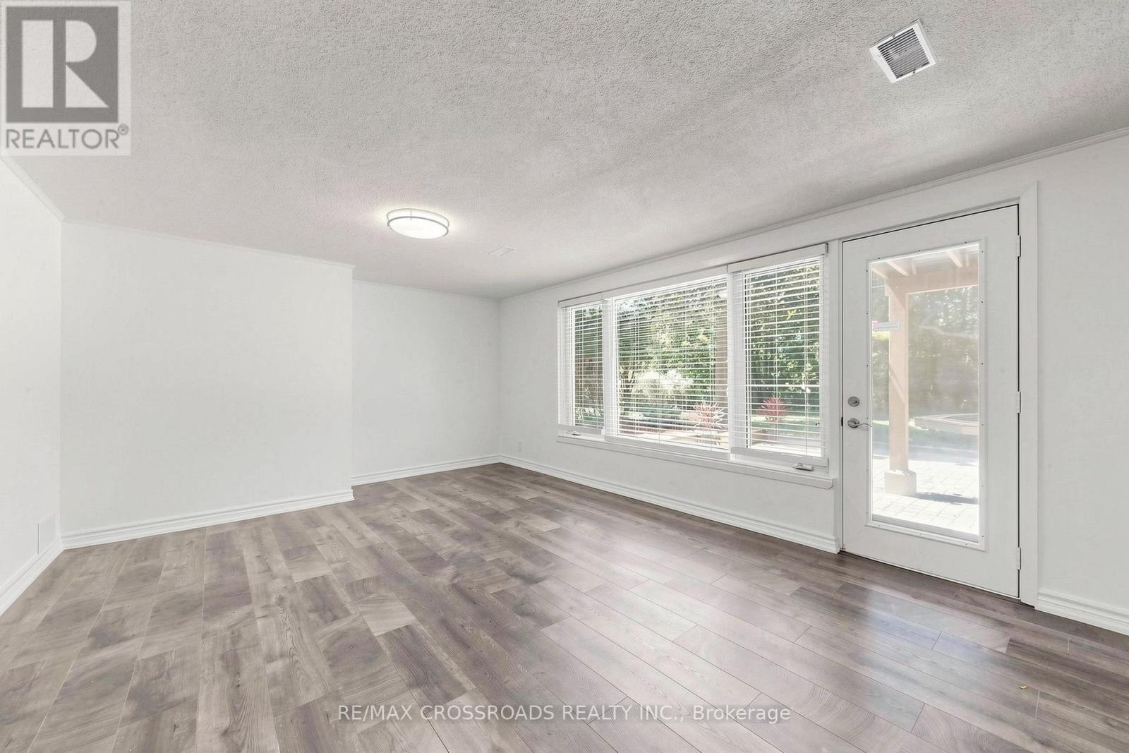 15 Alamosa Drive, Toronto, ON - Indoor Photo Showing Other Room