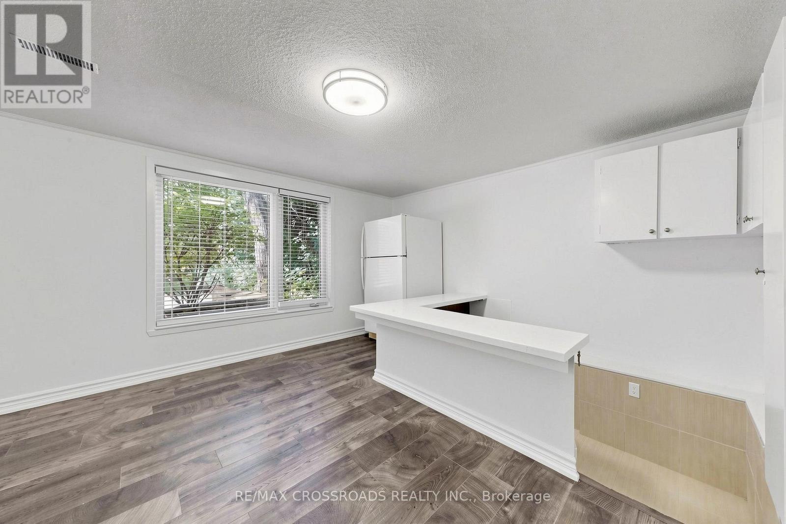 15 Alamosa Drive, Toronto, ON - Indoor Photo Showing Other Room