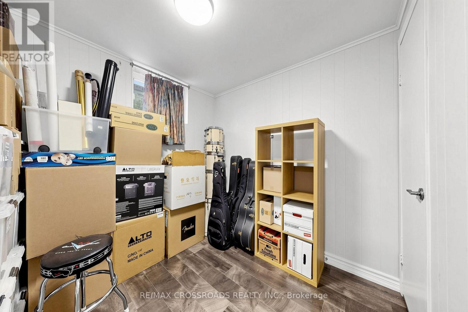 15 Alamosa Drive, Toronto, ON - Indoor