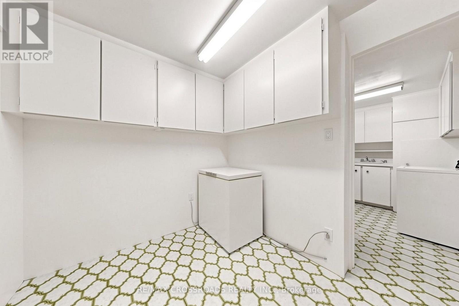15 Alamosa Drive, Toronto, ON - Indoor