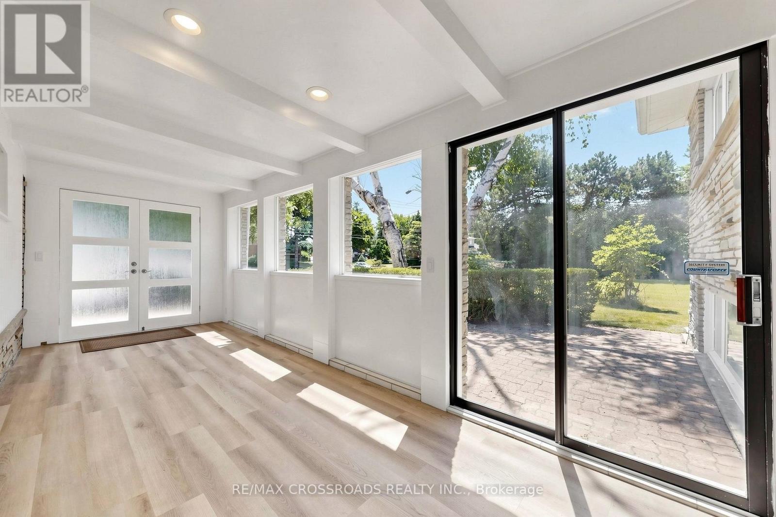 15 Alamosa Drive, Toronto, ON - Indoor Photo Showing Other Room