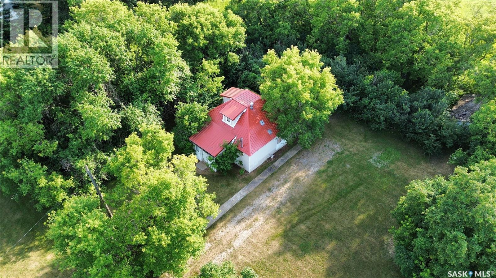 301 Elizabeth Street, Stockholm, SK - Outdoor