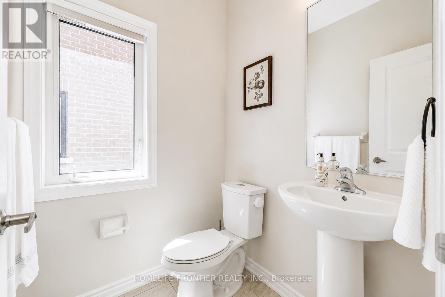 879 Plum Place, Milton, ON - Indoor Photo Showing Bathroom