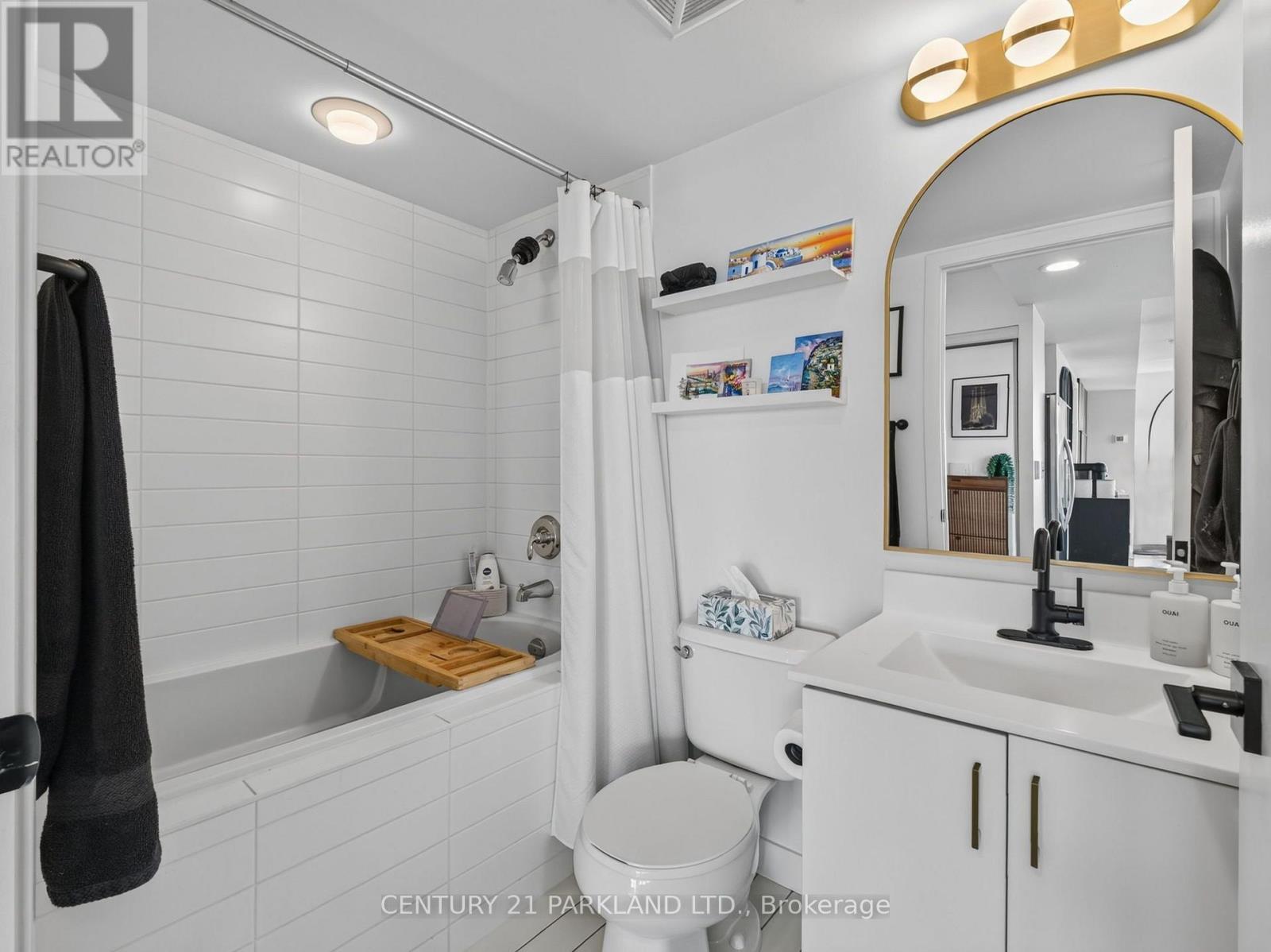 1103 - 155 Legion Road, Toronto, ON - Indoor Photo Showing Bathroom