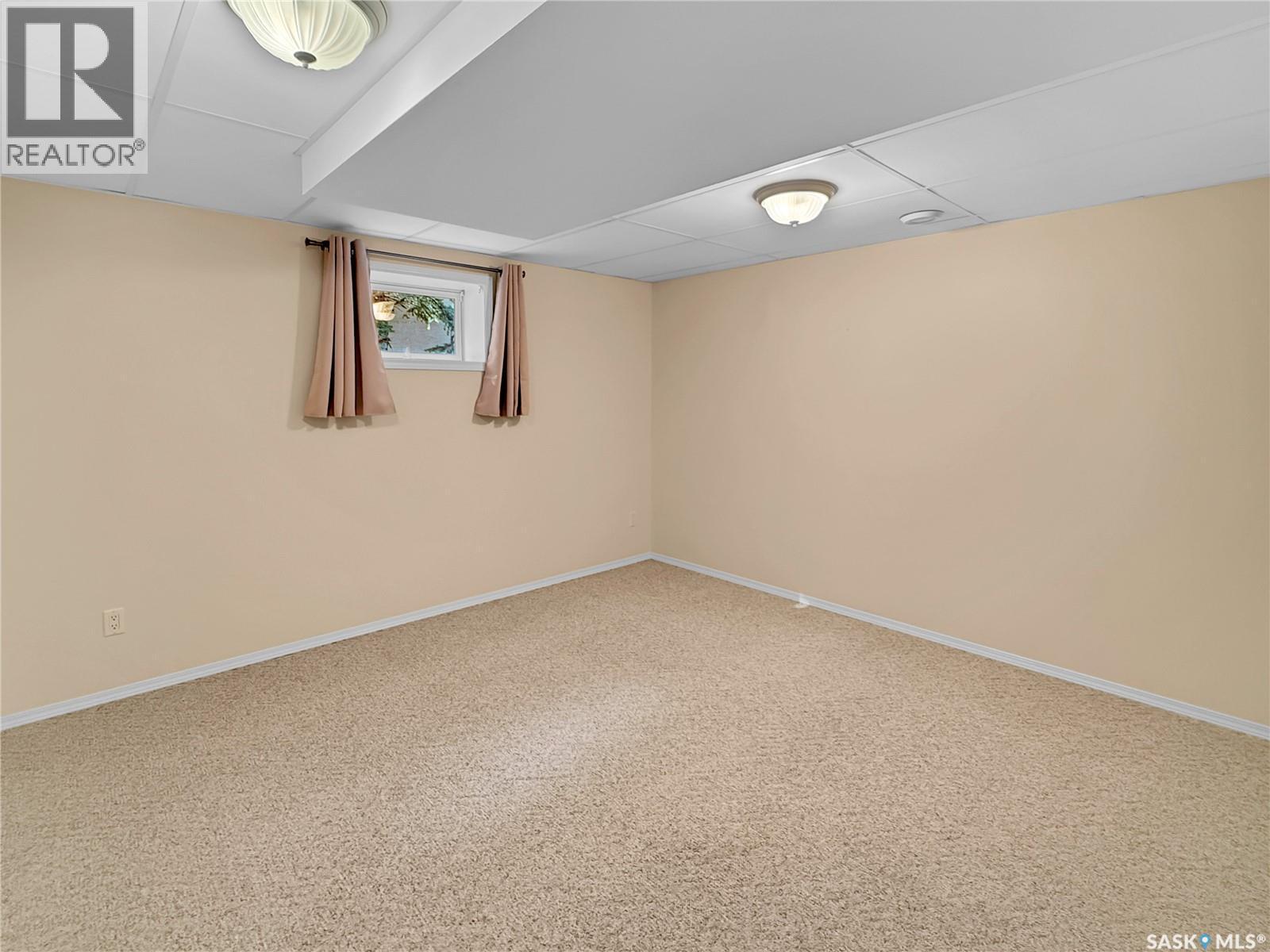 72 3Rd Avenue W, Metinota, SK - Indoor Photo Showing Other Room
