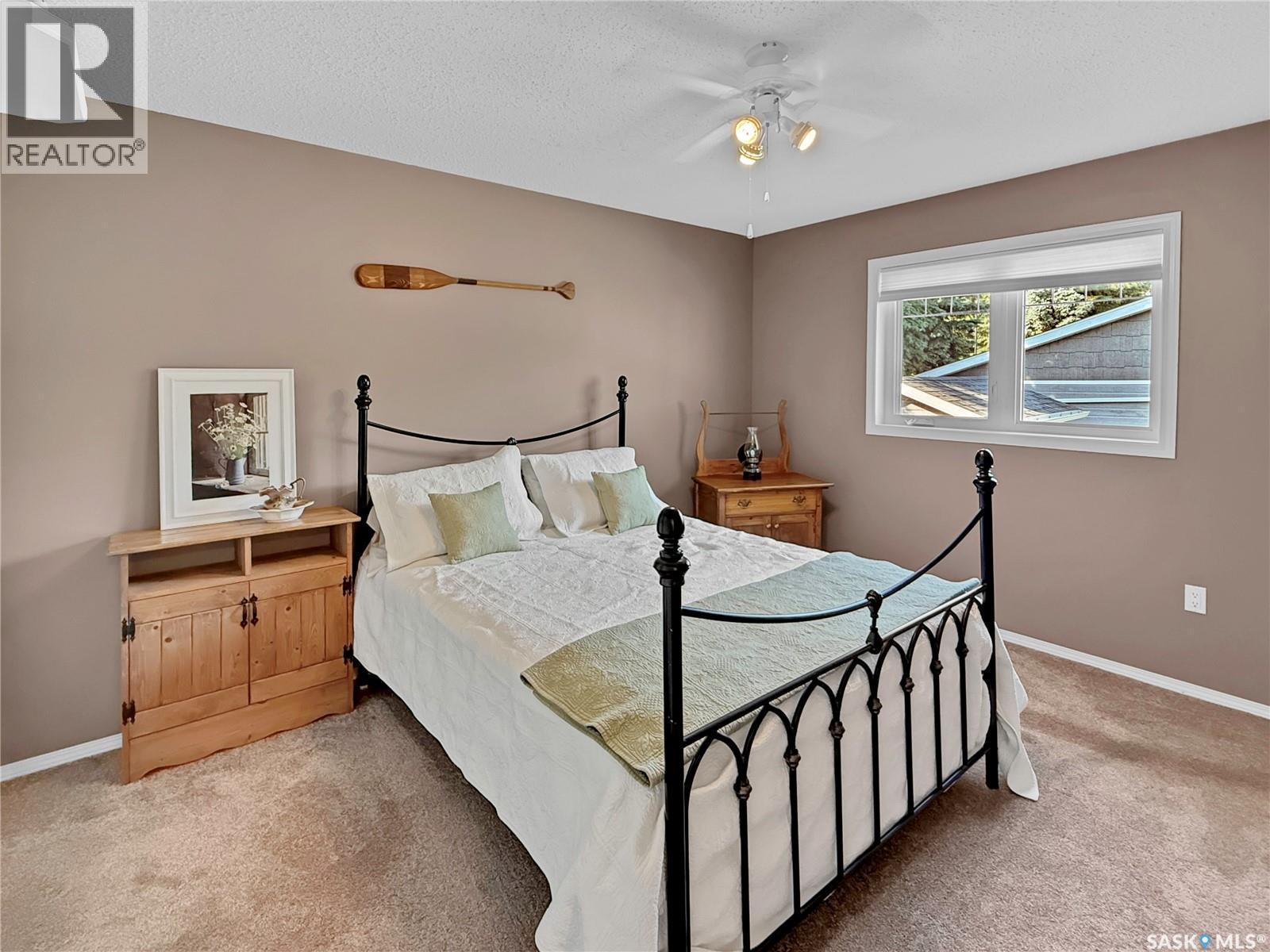 72 3Rd Avenue W, Metinota, SK - Indoor Photo Showing Bedroom