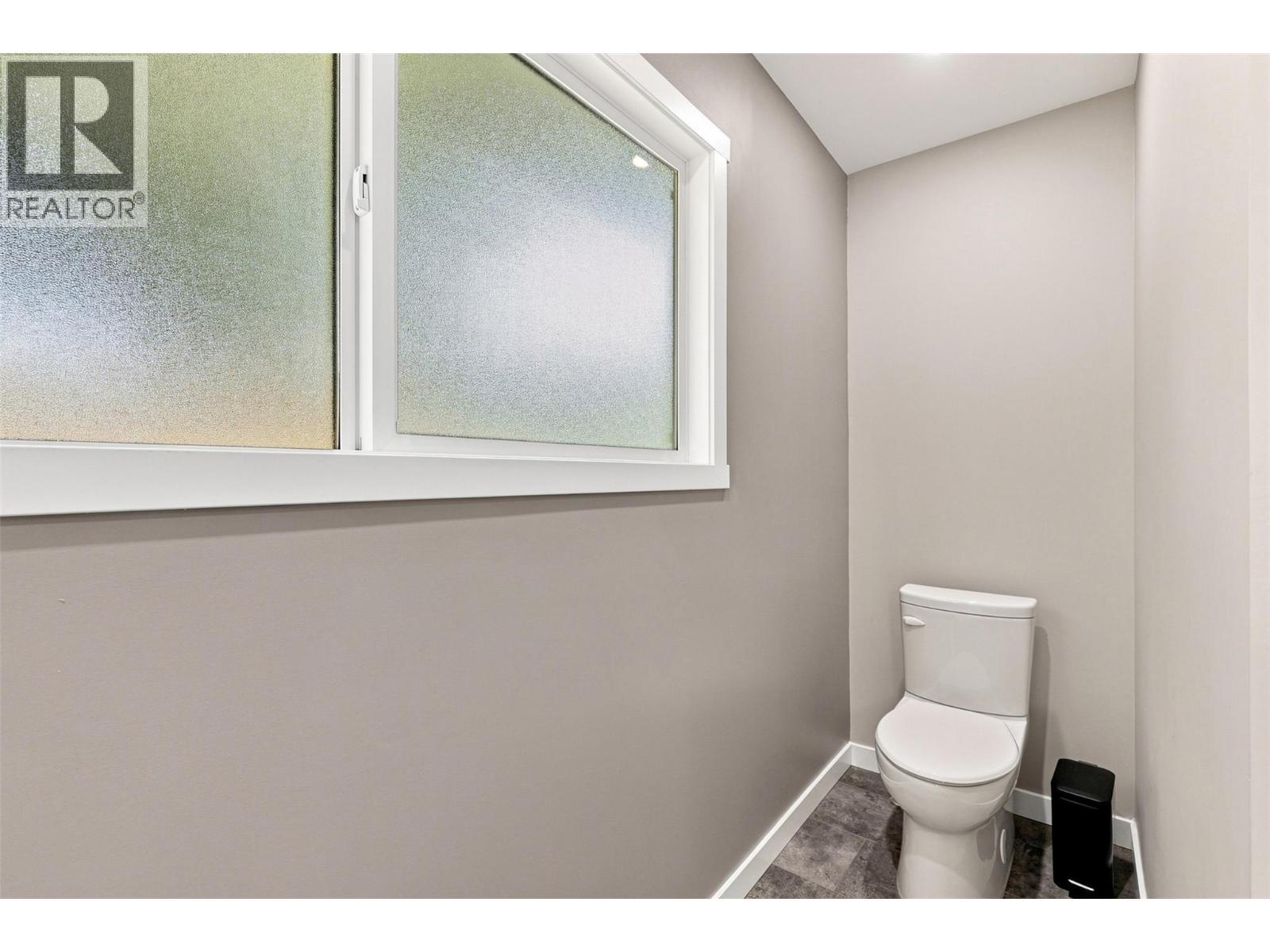 468 Grandview Terrace, Kamloops, BC - Indoor Photo Showing Bathroom
