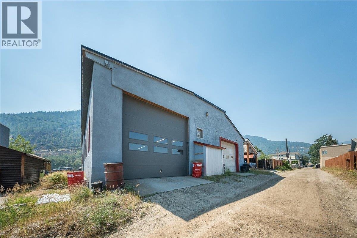 2045 Columbia Avenue, Trail, BC