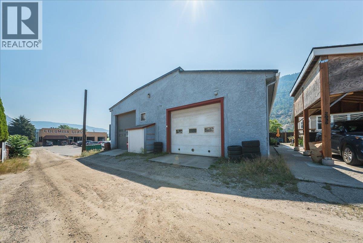 2045 Columbia Avenue, Trail, BC