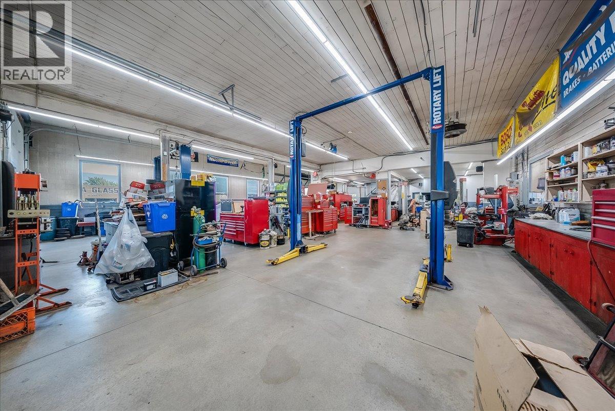2045 Columbia Avenue, Trail, BC