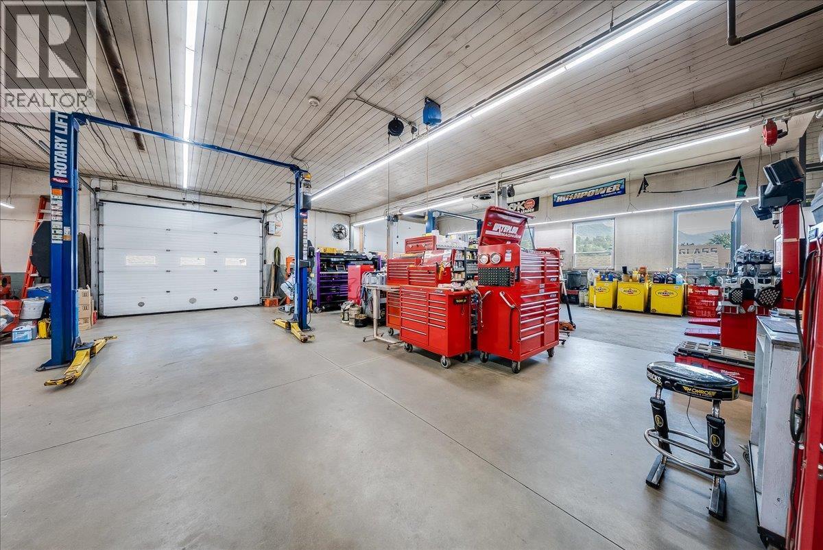 2045 Columbia Avenue, Trail, BC