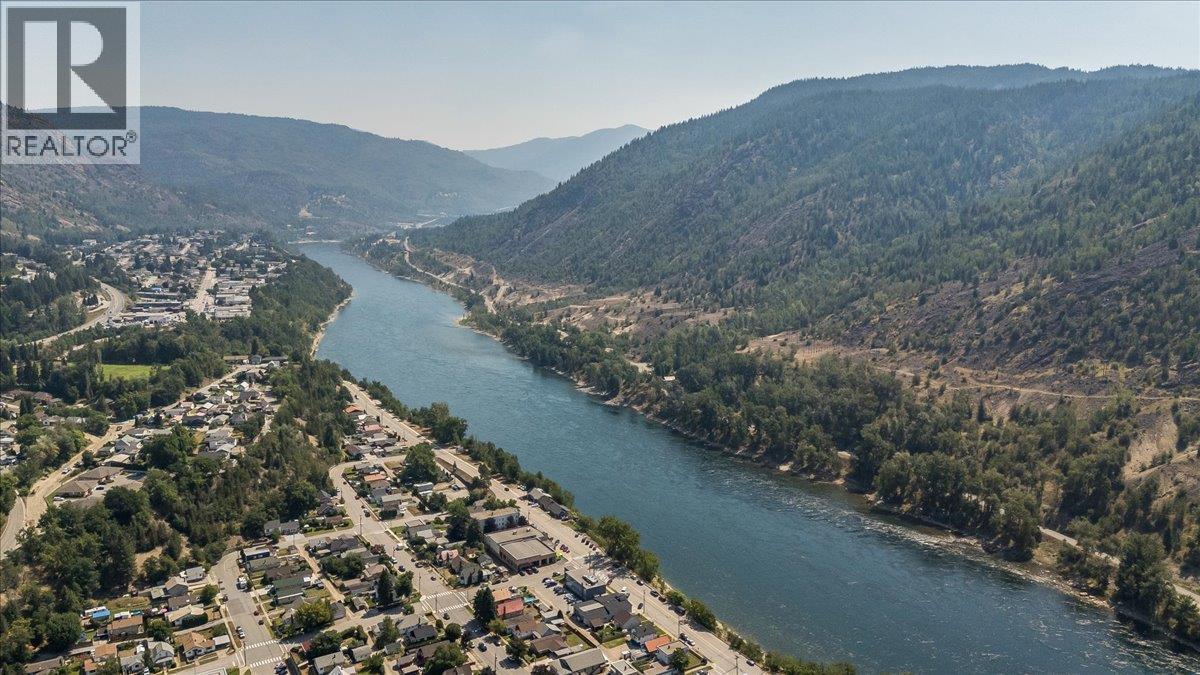 2045 Columbia Avenue, Trail, BC