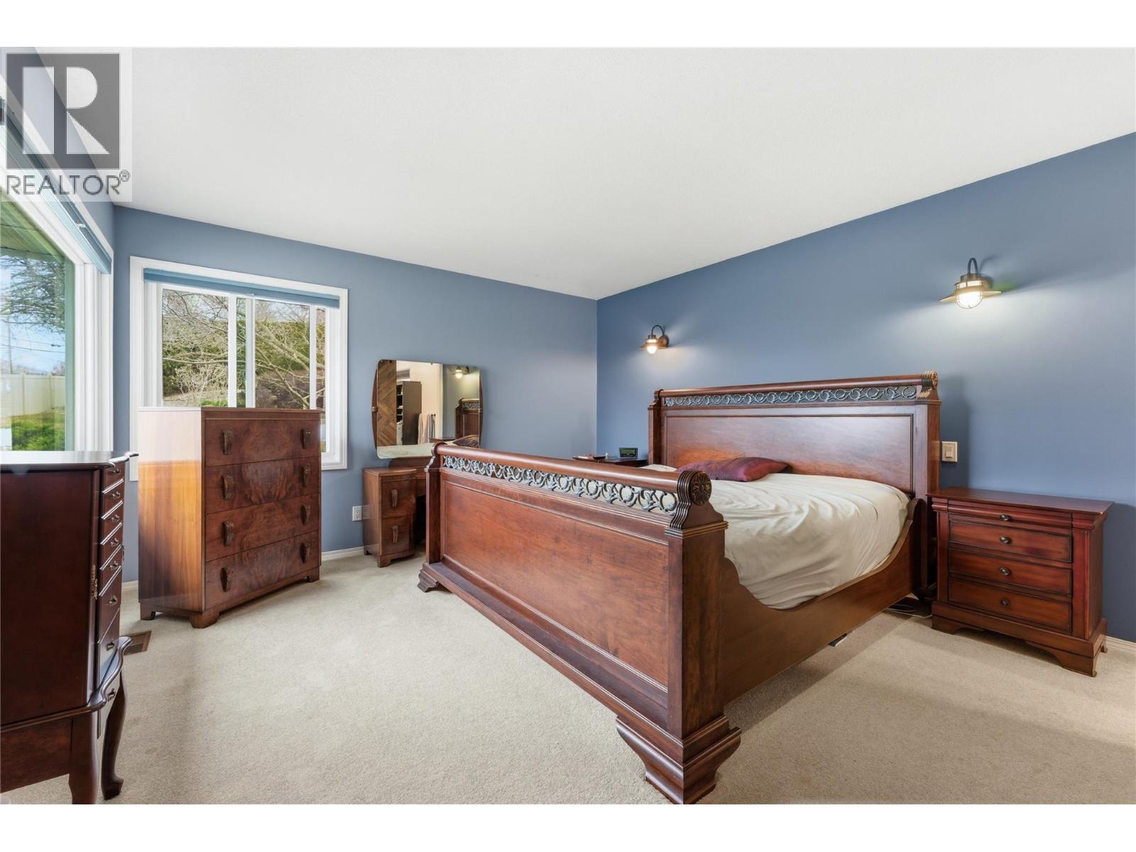 124 Sarsons Road Unit# 17, Vernon, BC - Indoor Photo Showing Bedroom