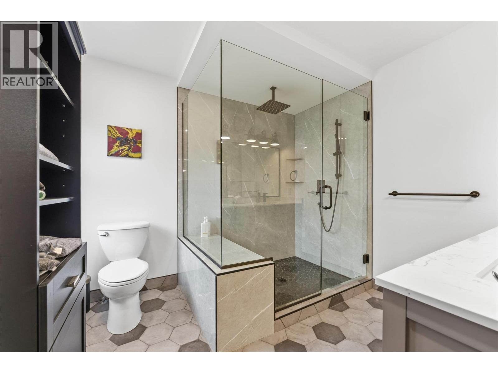 124 Sarsons Road Unit# 17, Vernon, BC - Indoor Photo Showing Bathroom
