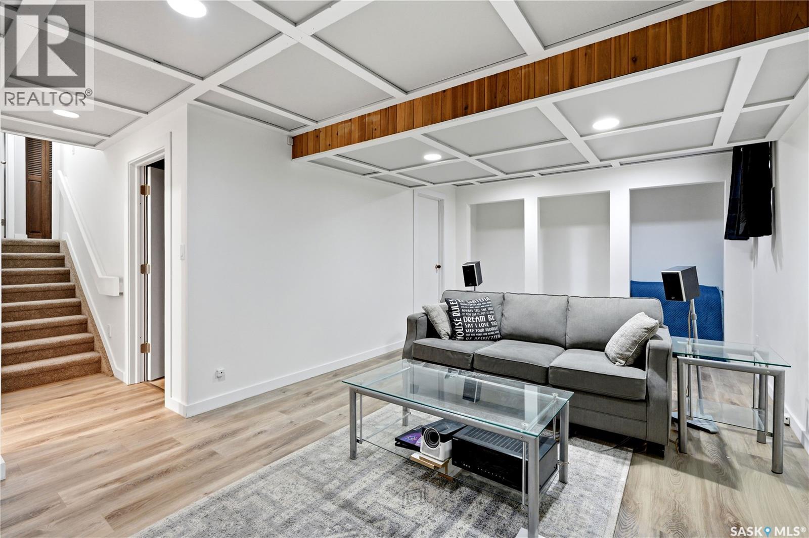 130 Flavelle Crescent, Saskatoon, SK - Indoor Photo Showing Living Room